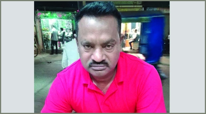 পুলিশের গাড়ি থেকে হাতকড়া পরা আসামি ছিনতাই